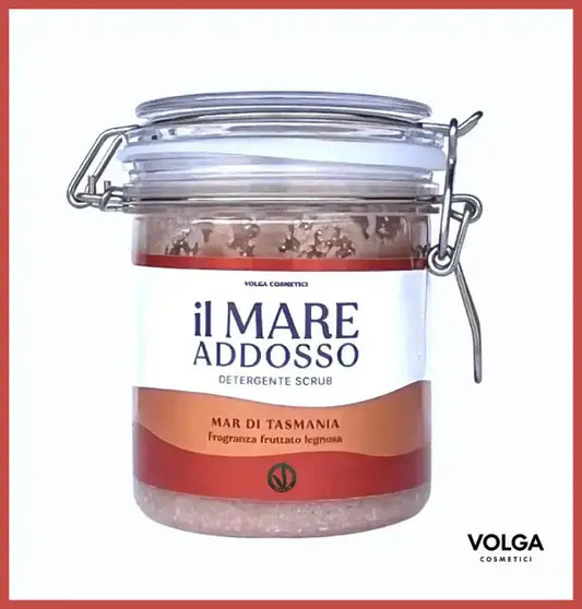 DETERGENTE SCRUB Mar Di Tasmania Il Mare Addosso – Fragranza fruttato legnosa, Tabacco e Banana